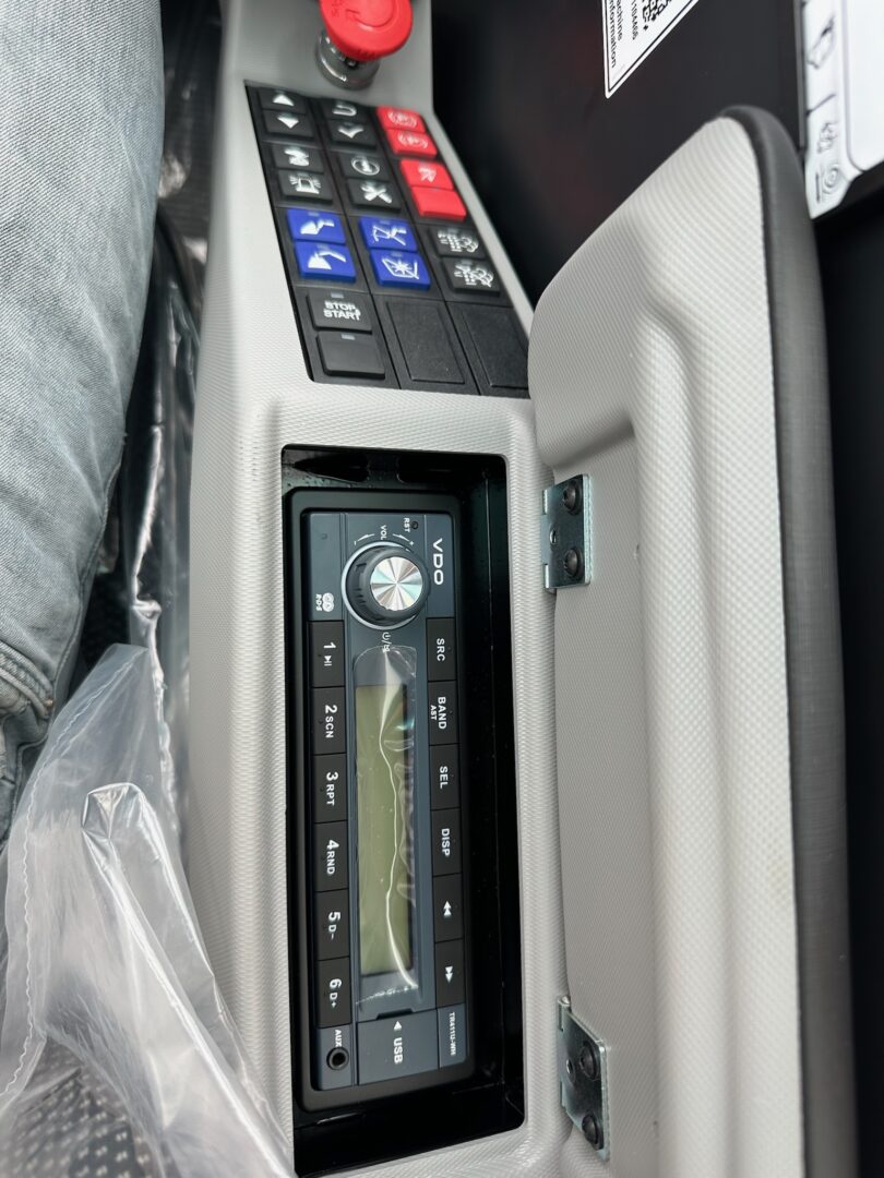 93DB71F0 214D 48EB 8CA2 2E76E7D9493D